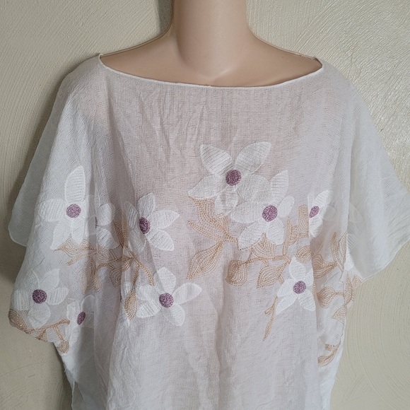 Memories Fashion Ivory Swim Cover Up Poncho with Floral Embroidery One Size - Picture 6 of 12